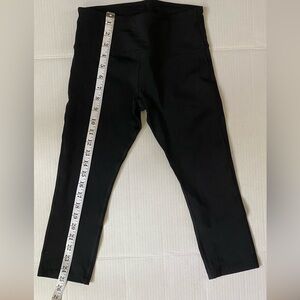 Lorna Jane Black Cropped Mid Rise Leggings